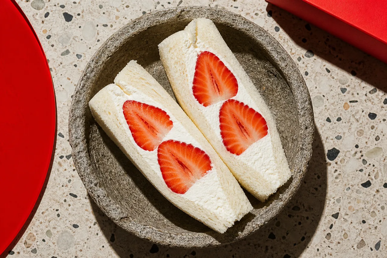 Fruit sando aux fraises