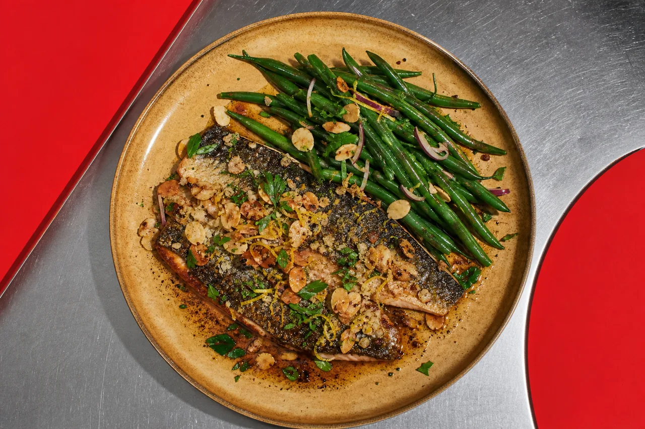 Truite arc-en-ciel amandine, haricots verts croquants et beurre noisette au balsamique
