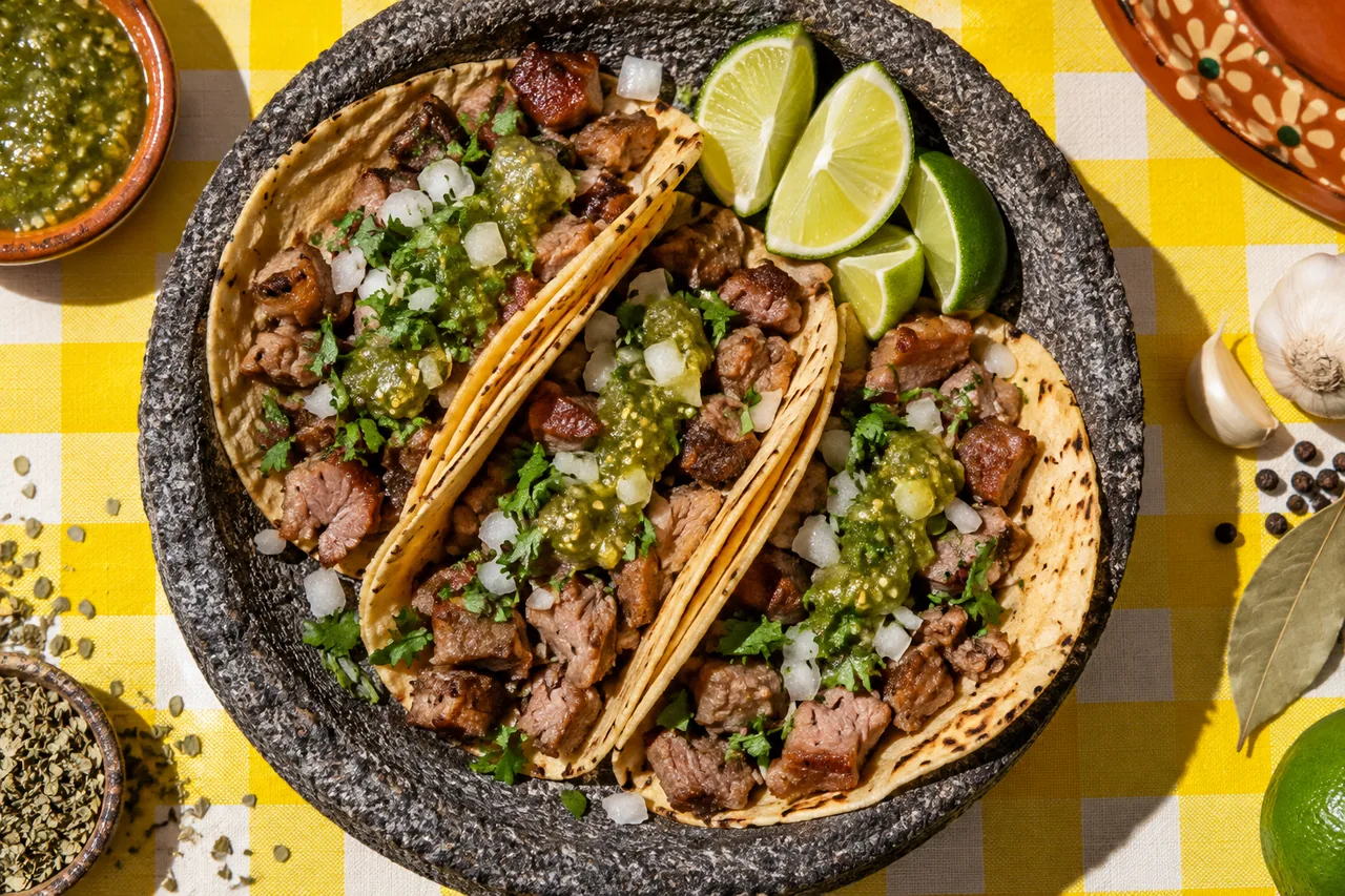 Tacos de lengua de cerdo authentiques